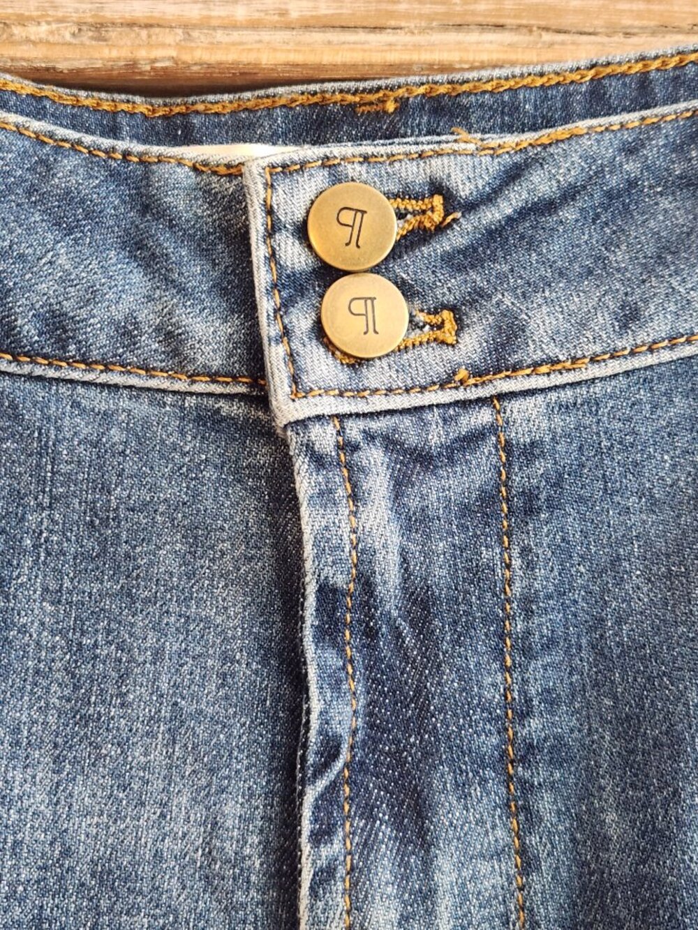 *NWT* Anthropologie "The Wanderer" Mid-Rise Relaxed Jeans by Pilcro | Size 32 - Picture 5 of 14